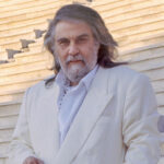 Η Λαϊκή Ενότητα αποχαιρετά τον μεγάλο Έλληνα συνθέτη Βαγγέλη Παπαθανασίου.
